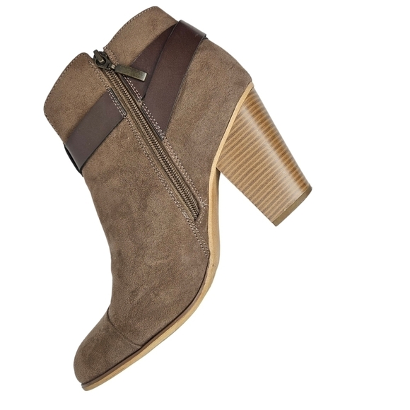 Limelight Jena faux suede tan ankle boots with zipper size 9 1/2 - Picture 2 of 10